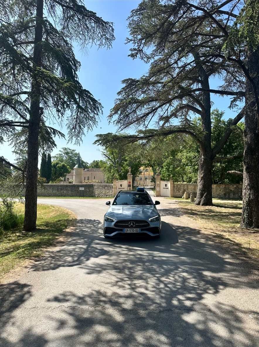 Le taxi conventionné d'Adrien, ADK Taxis, prêt pour une prise en charge